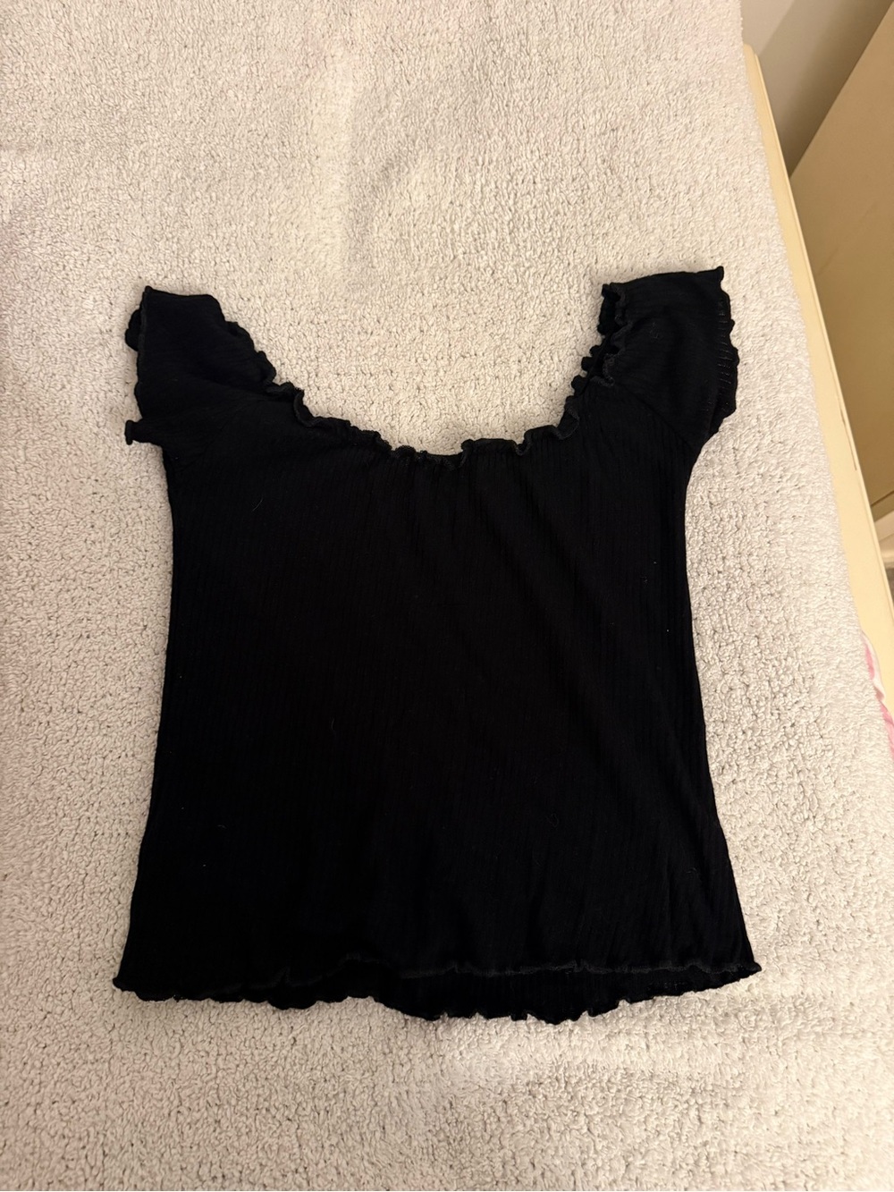 Brandy Melville Black Ribbed Ruffle Off-Shoulder Crop Top - Picture 3 of 3